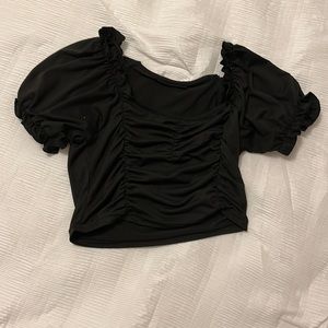 Black puffy sleeve cropped T-shirt